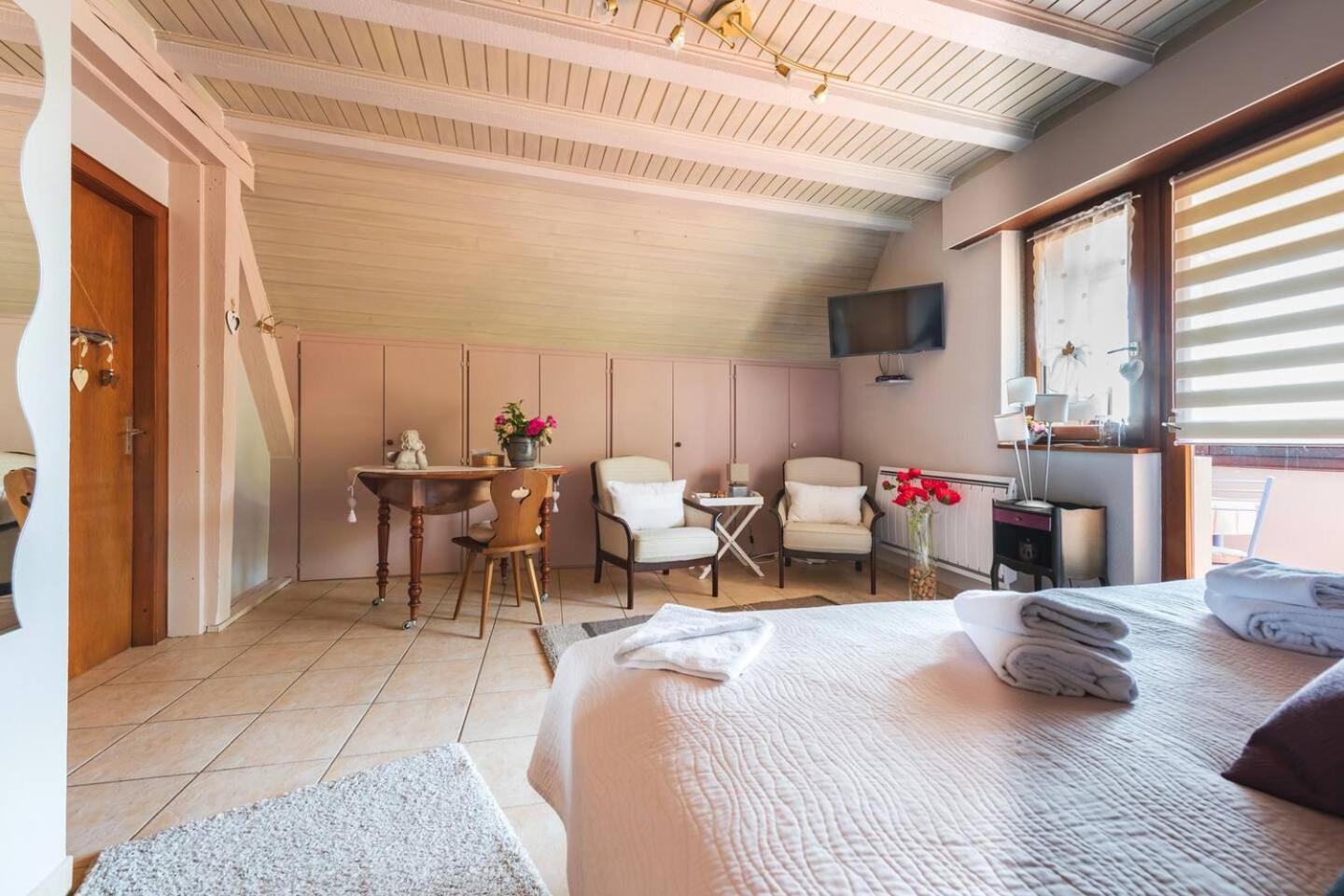 Chambre Du Vigneron - Domaine Leon Bleesz Reichsfeld Экстерьер фото